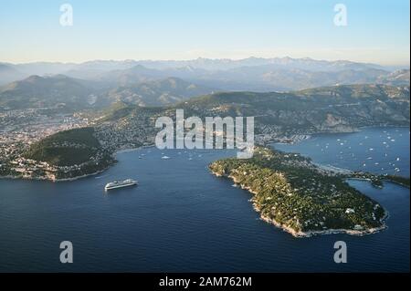 Vista aerea per il litorale del Mar Mediterraneo in Riviera Francese a Nizza Francia Foto Stock