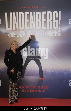 Ulla Kock am Brink bei der Premiere des Kinofilms 'Lindenberg! Mach dein Ding!' im Kino International. Berlino, 10.01.2020 Foto Stock