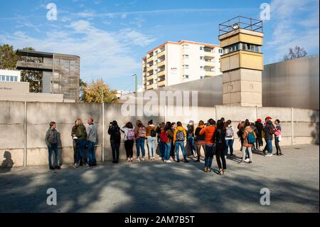 Muro Di Berlino Al Memoriale Del Muro Di Berlino Su Bernauer Strasse, Berlino, Germania. Foto di viaggio di Berlino. Foto Stock