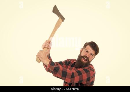 L'energia distruttiva. Brutale Lumberjack. Taglio del legno. Lama affilata. Concetto di pericolo. La brutalità e la mascolinità. Barbuto Lumberjack. Stile Lumberjack. Uomo con ax. Uomo Barbuto tenere ax isolati su bianco. Foto Stock