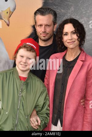 WESTWOOD, CA - 11 gennaio: (R) Henry Driver, Addison O'Dea e Minnie Driver assistere alla premiere di Universal Pictures' 'Dolittle' al Regency Village Theatre on gennaio 11, 2020 a Westwood, California. Foto Stock