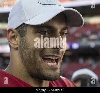 Santa Clara, Stati Uniti. Xi gen, 2020. San Francisco 49ers quarterback Jimmy Garoppolo celebra la sconfitta di Minnesota Vikings nella divisione NFC playoff a Levi's Stadium di Santa Clara in California il sabato, 11 gennaio 2020. Il 49ers defeateed vichinghi 27-10. Foto di Terry Schmitt/UPI Credito: UPI/Alamy Live News Foto Stock