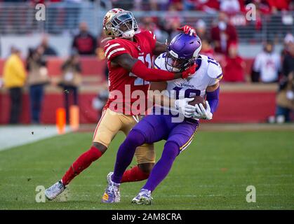 Santa Clara, California, Stati Uniti. 11th Gen 2020. San Francisco 49ers difensivo indietro Emmanuel Moseley (41) affronta il ricevitore largo Minnesota Vikings Adam Thielen (19) nel terzo trimestre durante una partita di gioco NFC al Levi's Stadium sabato 11 gennaio 2020 a Santa Clara. Credit: Paul Kitagaki Jr./Zuma Wire/Alamy Live News Foto Stock