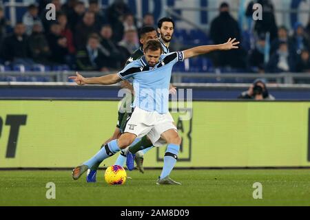 Roma, Italia. 11th Gen 2020. Senad Lulic (Lazio) in azione durante la Serie A TIM match tra SS Lazio e SSC Napoli allo Stadio Olimpico l'11 gennaio 2020 a Roma. (Foto Di Giuseppe Fama/Pacific Press) Credit: Pacific Press Agency/Alamy Live News Foto Stock