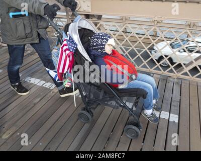 New York, Stati Uniti d'America. 5 gennaio 2020. Circa 15.000 manifestanti sono scesi in piazza in nessun odio alcun timore marzo in risposta ad un aumento di anti-semita attac Foto Stock