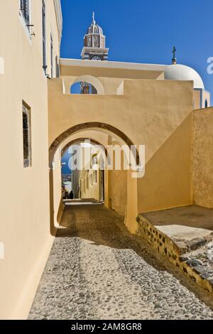 San Giovanni Battista Cattedrale. Fira, Stantorini. La Grecia Foto Stock