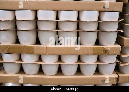 Nanshan District, Shenzhen, Cina, 4th, Marzo 2019. Shenzhen IKEA Mall, originario di una catena di magazzini nordici, vende mobili assemblati e un Foto Stock