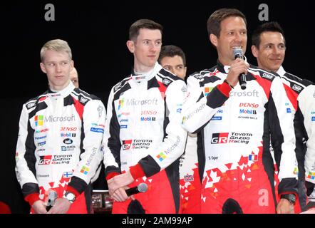 Chiba, Giappone. 10th Gen 2020. I piloti del team di rally mondiali di Toyota Motor Sebastien Ogier (R) di Francia, Elfyn Evans (C) di Galles e Kalle Rovanpera (L) di Finlandia partecipano a una presentazione di squadra al Tokyo Auto Salon 2020 a Chiba, nella periferia di Tokyo, venerdì 10 gennaio 2020. Circa 1.000 veicoli saranno esposti in una fiera di tre giorni dedicata alle auto personalizzate. Credito: Yoshio Tsunoda/Aflo/Alamy Live News Foto Stock