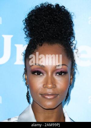 Pasadena, Stati Uniti. 11th Gen 2020. Pasadena, LOS ANGELES, CALIFORNIA, Stati Uniti - 11 GENNAIO: Yaya DaCosta arriva al NBCUniversal Winter TCA Press Tour del 2020 che si tiene presso il Langham Huntington Hotel l'11 gennaio 2020 a Pasadena, Los Angeles, California, Stati Uniti. (Foto Di Xavier Collin/Image Press Agency) Credit: Image Press Agency/Alamy Live News Foto Stock