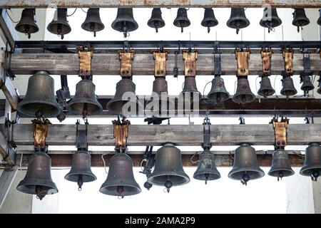 Kiev, Ucraina, 18 maggio 2019. Campane del campanile della Cattedrale di Santa Sofia Foto Stock