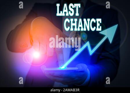Conceptual la scrittura a mano che mostra ultima chance. Concetto significato una situazione considerata essere l'ultima opportunità per il successo Foto Stock