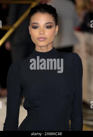 20 novembre 2019 - Londra, Inghilterra, Regno Unito - Ella Balinska alla Charlie's Angels UK Premiere, Curzon Mayfair Foto Stock