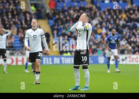 Cardiff, Galles, Regno Unito. 12th Gen 2020. Bersant Celina di Swansea City reagisce a perdere la possibilità di segnare durante la partita Sky Bet Championship tra Cardiff City e Swansea City al Cardiff City Stadium, Cardiff domenica 12th gennaio 2020. (Credit: Jeff Thomas | MI News) La Fotografia può essere utilizzata solo per scopi editoriali di giornali e/o riviste, licenza richiesta per uso commerciale Credit: Mi News & Sport /Alamy Live News Foto Stock