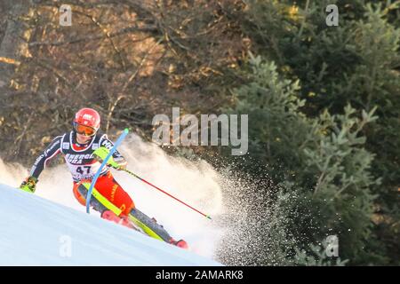 Zagreb, Croatia - 5 gennaio 2020 : Erik Read from Canada competendo durante l'Audi FIS Alpine Ski World Cup 2019/2020, 3rd Mens Slalom, Snow Queen Tr Foto Stock