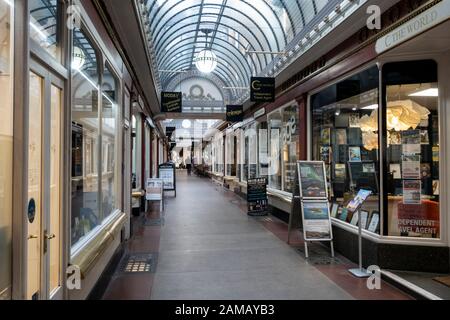 La storica galleria commerciale Corridor a Bath, Somerset, Inghilterra, Regno Unito Foto Stock