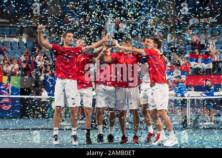 La Serbia celebra dopo aver battuto la Spagna 2-1 durante la finale della Coppa ATP 2020 alla Ken Rosewall Arena, Sydney, Australia, il 12 gennaio 2020. Foto Di Peter Dovgan. Foto Stock