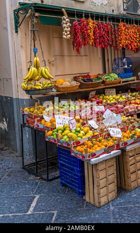 Positano, ITALIA - 26 settembre 2017: Positano è una città della Costiera Amalfitana in Italia. La sua rapida crescita da un piccolo villaggio di pescatori ad un internation Foto Stock