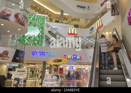 Einkaufszentrum Dizengoff Center, Tel Aviv, Israele Foto Stock