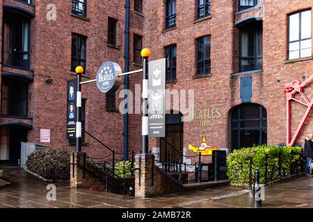 Liverpool, Regno Unito - 19 ottobre 2019: Ingresso al museo della storia dei Beatles Foto Stock