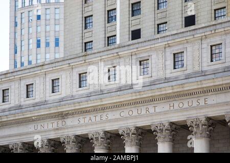 New YORK, Stati Uniti - 24 AGOSTO 2017: Dettaglio dal Thurgood Marshall United States Courthouse a New York City. Si tratta di un tribunale Revival classico, costruito Foto Stock