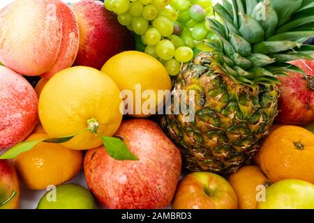Composizione con un sacco di frutti differrent. frutta esotica Foto Stock