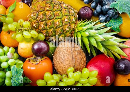 Composizione con un sacco di frutti differrent. frutta esotica Foto Stock