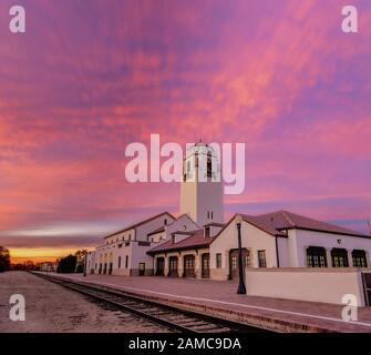 Bellissimo tramonto sul deposito dei treni a Boise, Idaho Foto Stock