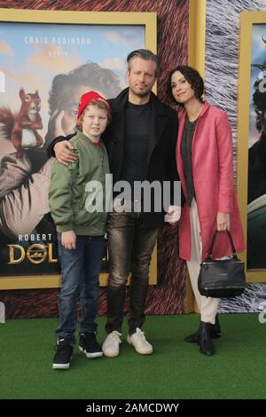 Los Angeles, Stati Uniti. 11th Gen 2020. Henry Story driver, Addison o'Dea, Minnie driver 01/11/2020 la prima di 'Dolittle' tenutasi al Regency Village Theatre di Los Angeles, CA Credit: Cronos/Alamy Live News Foto Stock