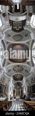 Barocke Pfarrkirche St. Stephan, Niederdorf, Südtirol, Italien Foto Stock