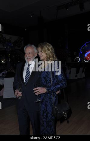 Dieter Hallervorden und seine Freundin Christiane Zander beim 120. Presseball Berlin 'Liebesgruesse aus Europa' im Maritim Hotel Berlin am 11.01.2020 Foto Stock