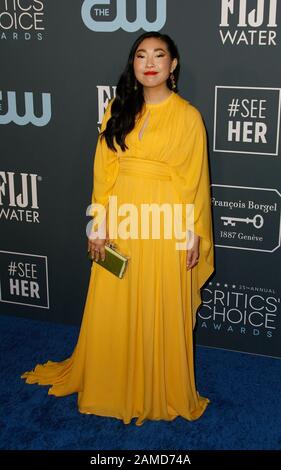 Santa Monica, Stati Uniti. 12th Gen 2020. Santa MONICA, CA - 12 GENNAIO: Awkwafina partecipa al 24th annuale Critics' Choice Awards a Barker Hangar il 12 gennaio 2020 a Santa Monica, California. Foto; Crash/Imagespace Credit: Imagespace/Alamy Live News Foto Stock