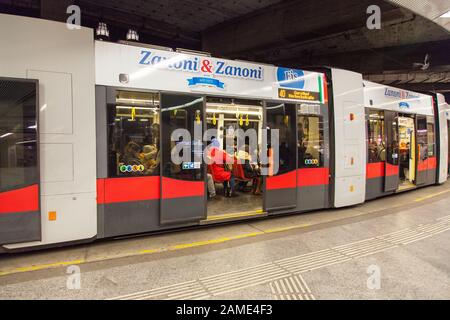 Stazione Di Schottentor, Stazione Universitaria, Vienna, Austria. Foto Stock