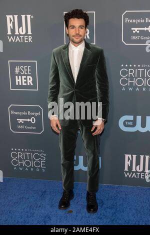 Christopher Abbott partecipa al 25th Annual Critics' Choice Awards al Barker Hangar di Santa Monica, Los Angeles, California, Stati Uniti, il 12 gennaio 2020. | utilizzo in tutto il mondo Foto Stock