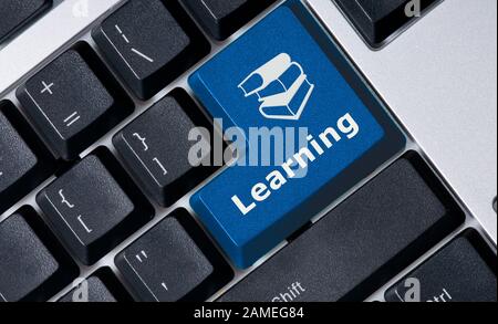 tastiera per computer con chiave di apprendimento online concetto di istruzione immagine Foto Stock