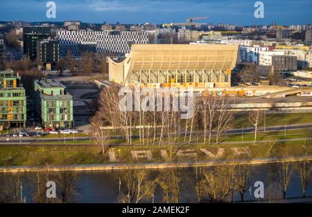 Vilnius, Lituania - 16 dicembre 2019: Il Palazzo dei Concerti e dello Sport di Vilnius Foto Stock