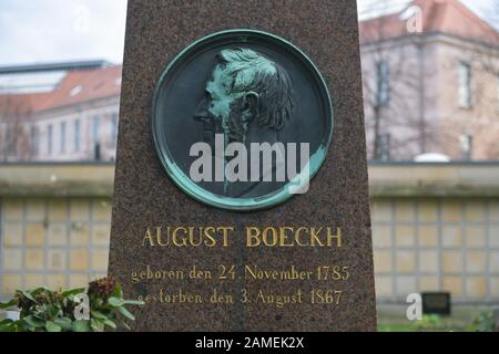 Prendi August Boeckh, Dorotheenstädtischer Friedhof, Chausseestraße, Mitte, Berlin, Deutschland Foto Stock