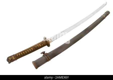 La 'nuova spada militare (shin gunto)' dell'ufficiale giapponese (1939-44). Percorso su sfondo bianco. Foto Stock