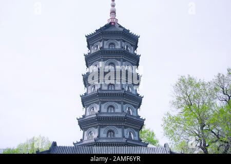 Una pagoda al tempio di Jile (tempio della beatitudine) in Harbin Cina nella provincia di Heilongjiang. Foto Stock