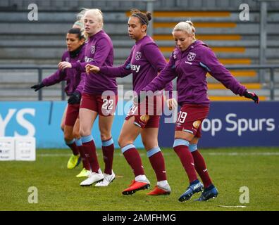 Londra, INGHILTERRA - 12 gennaio: L-R Grace Fisk of West Ham United WFC Victoria Kiszkis of West Ham United WFC e Adriana Leon of West Ham United WFC du Foto Stock