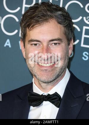 Santa MONICA, LOS ANGELES, CALIFORNIA, USA - 12 GENNAIO: Mark Duplass arriva al 25th Annual Critics' Choice Awards tenutosi al Barker Hangar il 12 gennaio 2020 a Santa Monica, Los Angeles, California, Stati Uniti. (Foto Di Xavier Collin/Agenzia Stampa Immagini) Foto Stock