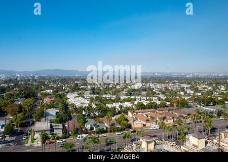 Vista aerea dello skyline urbano di Los Angeles, California, 28 ottobre 2019. () Foto Stock