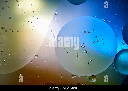 Bella sfondo astratto da acqua mista e olio Foto Stock