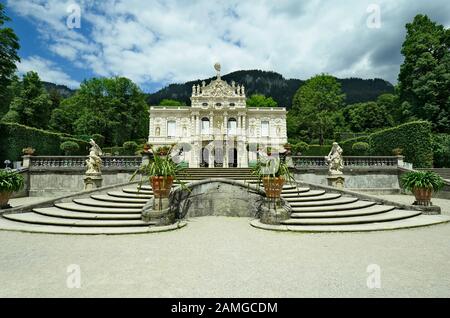 Germania, palazzo Linderhof in Baviera uno dei castelli dell'ex re Ludovico II Foto Stock