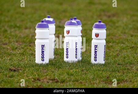 Londra, INGHILTERRA - 12 gennaio: Bottiglia d'acqua Osonyq durante la Barclays fa Women's Super League tra Tottenham Hotspur e West Ham United allo stadio Hive, Londra, Regno Unito, il 12 gennaio 2020. (Foto di AFS/Espa-Images) Foto Stock