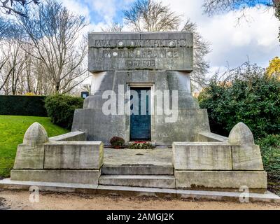 Ornato memoriale di soldati caduti nella prima guerra mondiale nel cimitero di Père Lachaise, Parigi 75020, Francia. Foto Stock