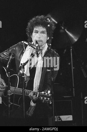 Bob Dylan vive in scena a Ullevi a Goteborg, Svezia.09 Jun 1984 Foto Stock