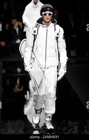 Milano, Italia. 13th Gen 2020. Milano, Italia. 13th Gen 2020. Milano, Milano Fashion Week, Man Fall Winter 2020/2021. Milano Moda Uomo Autunno Inverno 2020/21. Credit: Independent Photo Agency Srl/Alamy Live News Credit: Independent Photo Agency Srl/Alamy Live News Foto Stock