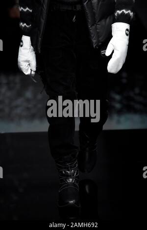 Milano, Italia. 13th Gen 2020. Milano, Italia. 13th Gen 2020. Milano, Milano Fashion Week, Man Fall Winter 2020/2021. Milano Moda Uomo Autunno Inverno 2020/21. Credit: Independent Photo Agency Srl/Alamy Live News Credit: Independent Photo Agency Srl/Alamy Live News Foto Stock