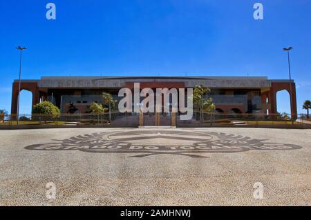 Palazzo Araguaia E Palazzo Del Governo, Piazza Girassóis, Palmas, Tocantins, Brasile Foto Stock