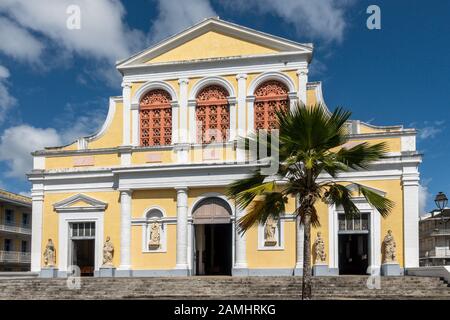 Chiesa cattolica di San Pietro e San Paolo, conosciuta localmente come Cattedrale, Pointe-a-Pitre, Guadalupa, Indie Occidentali, Caraibi Foto Stock